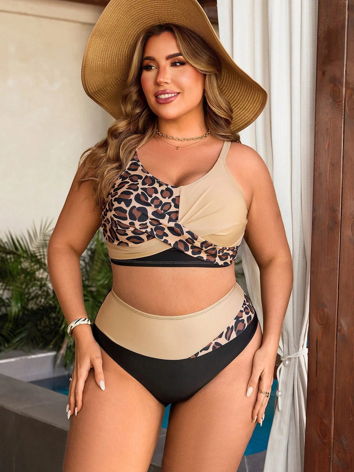 Biquíni Estampado de Onça Plus Size