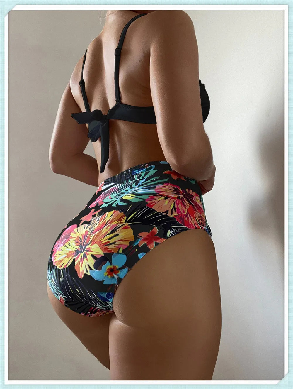 Biquíni Estampa Tropical Vivian