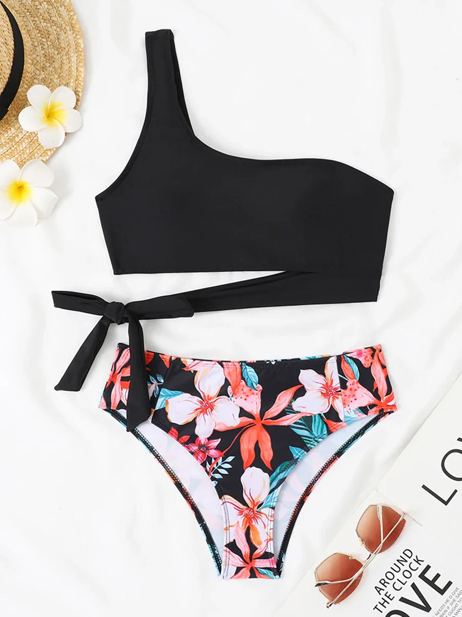 Biquíni de Um Ombro Liliana