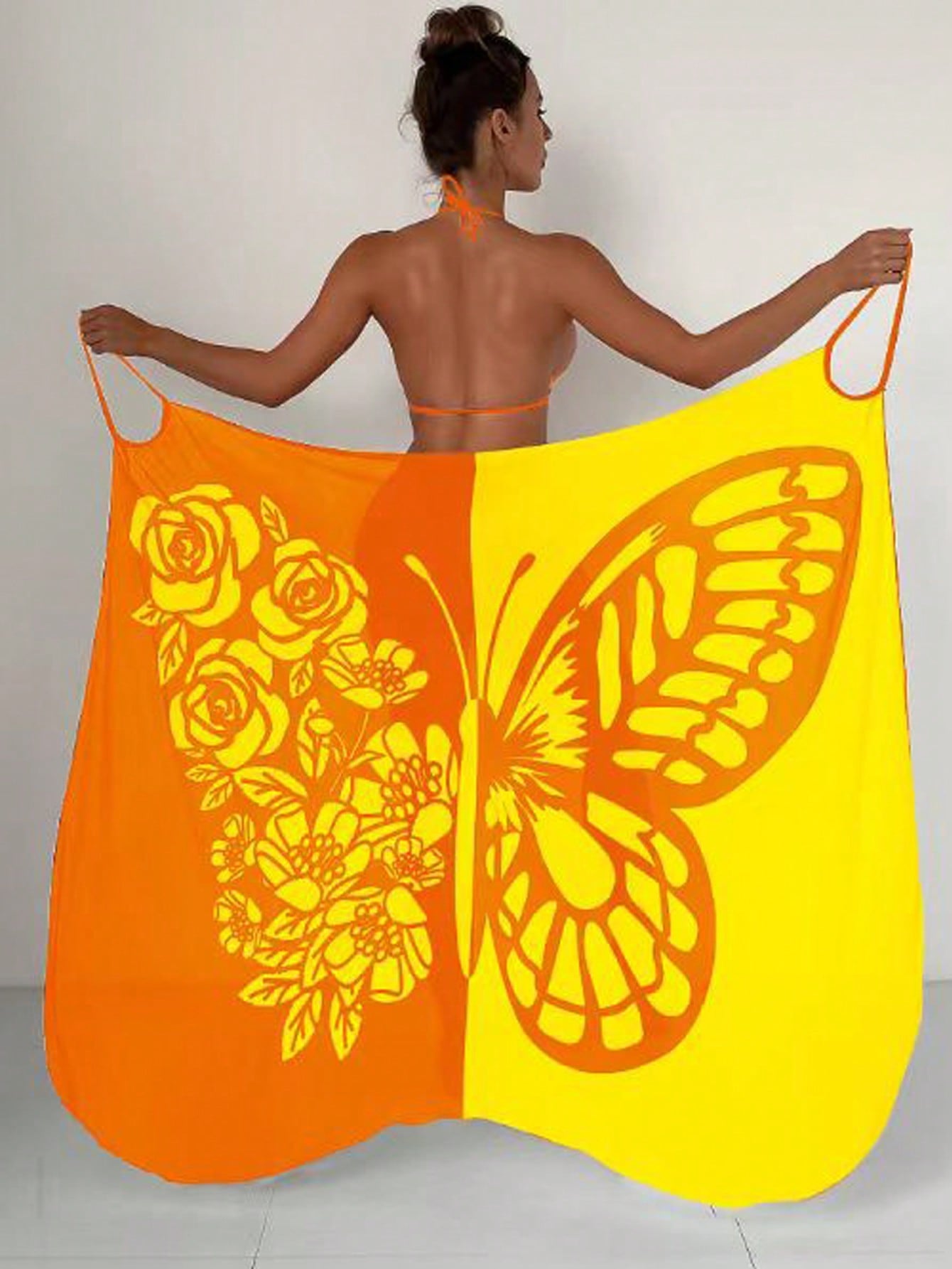 Saída de Praia com Estampa de Borboleta e Flores